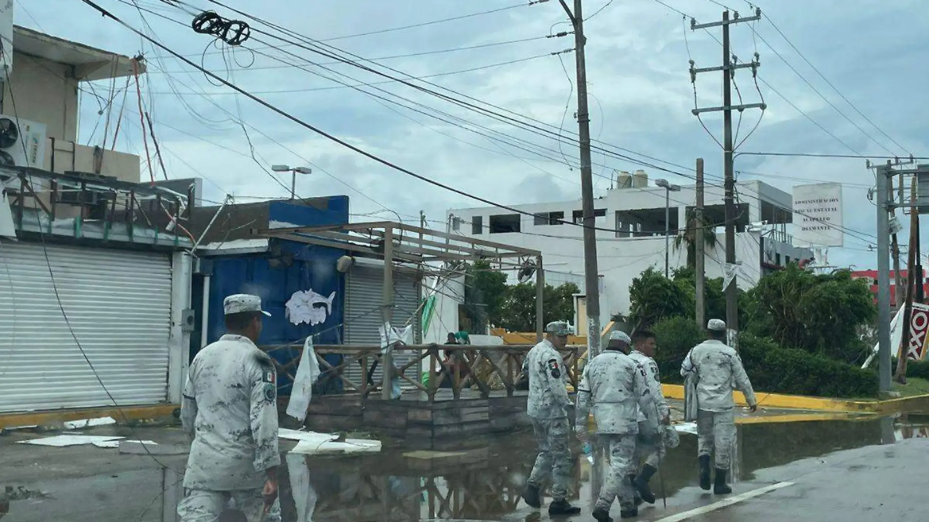 Instalación electrica dañanada en Acapulco por le paso de Otis